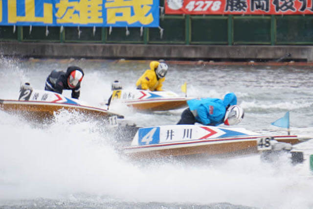 競艇選手になるには「ボートレーサー」画像