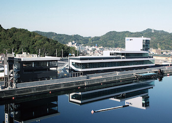 鳴門競艇の特徴をご紹介！オリジナル展示・天気・風・潮・水面図を分析！画像